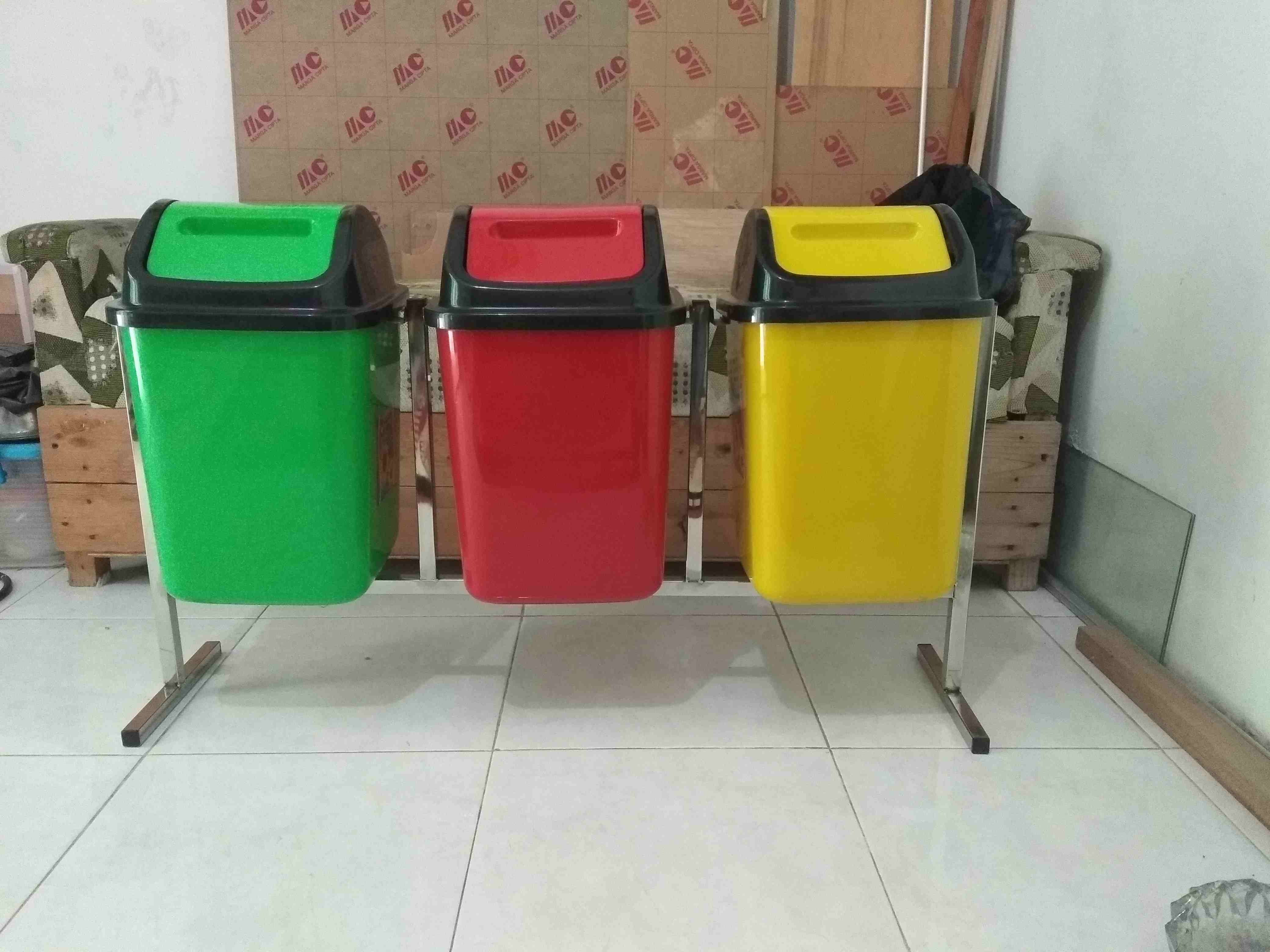  Jual  Kebutuhan Sekolah tempat  sampah  cjdw dari penerbit 