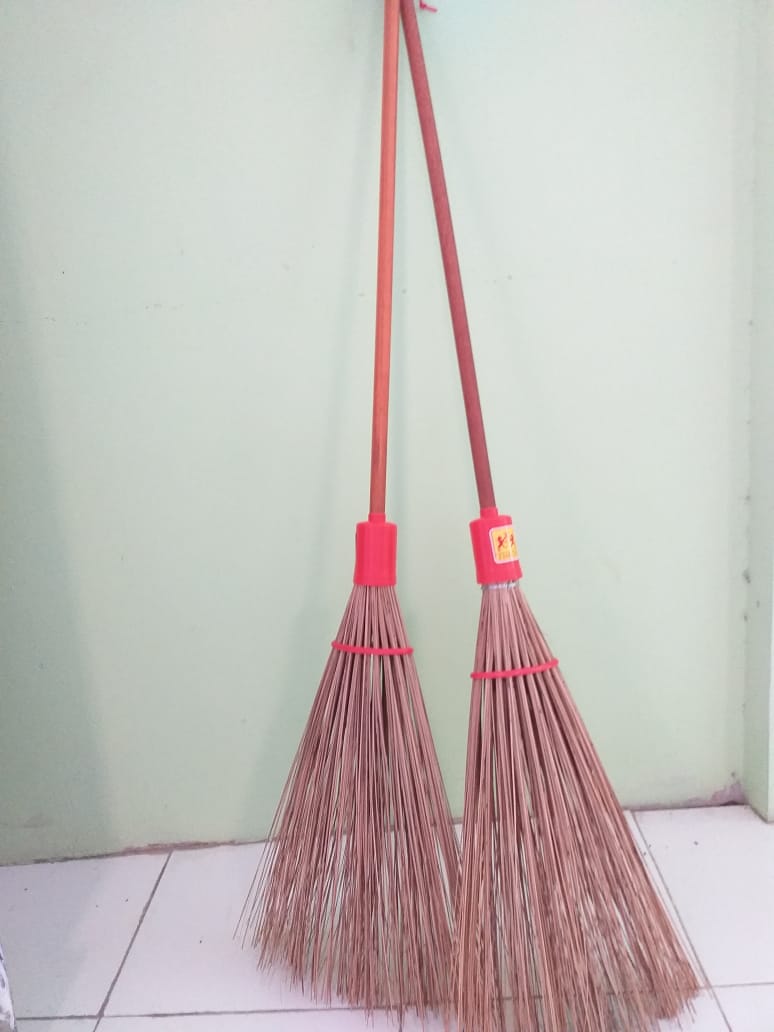 Jual Kebutuhan Sekolah Sapu Taman 2 Macan dari penerbit Lainnya